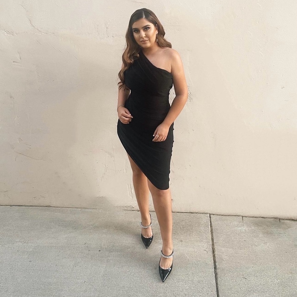 Norma Kamali Diana Gown